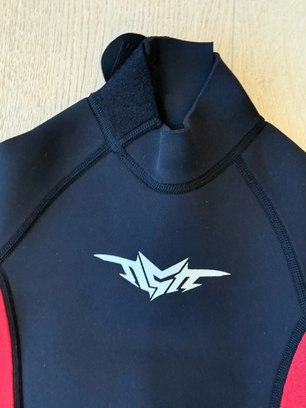 NWOT Seaskin Boys 3mm Neoprene Back Zip Wetsuit | Size 3 | Surf Swim